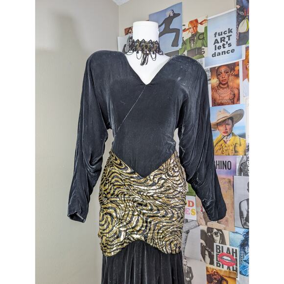 Vintage 80s Velvet Goth Dress - Picture 2 of 6